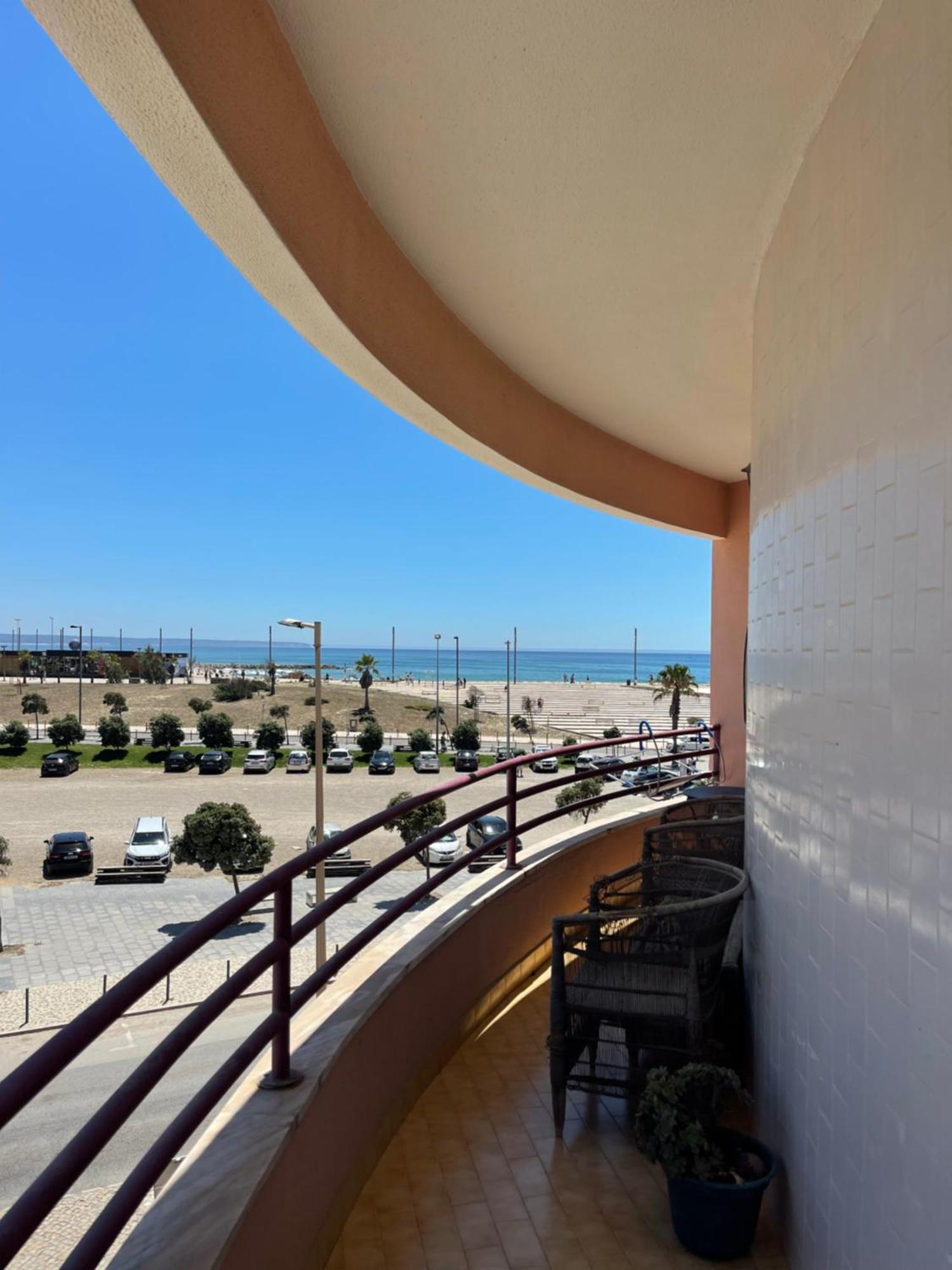 Appartamento Apartamento Vista Praia E Mar- Costa Da Caparica Esterno foto